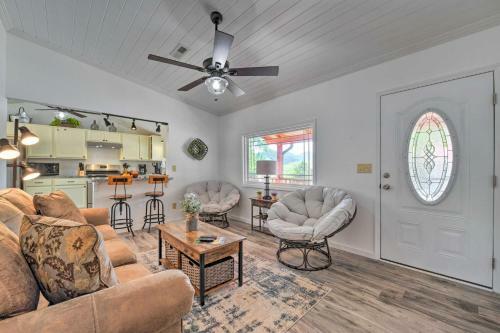 Charming Franklin Retreat With Porch And Fire Pit