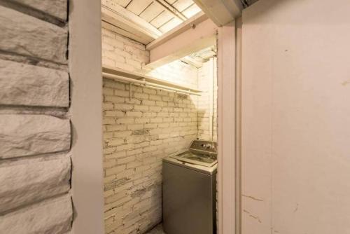 Enormous 2br House For The Whole Family!