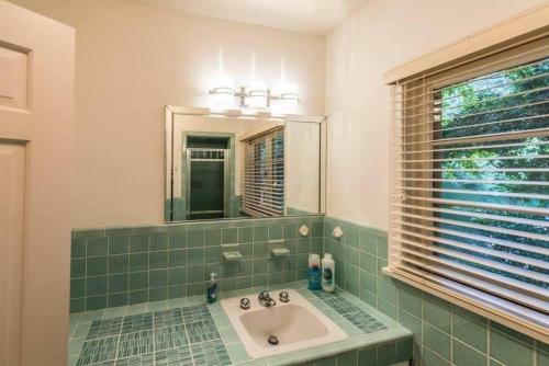 Enormous 2br House For The Whole Family!