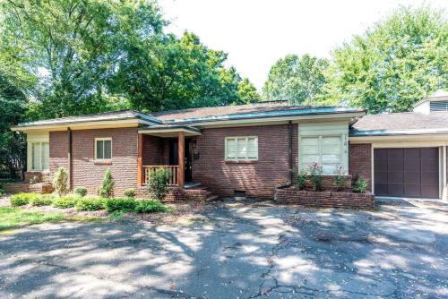 Enormous 2br House For The Whole Family!