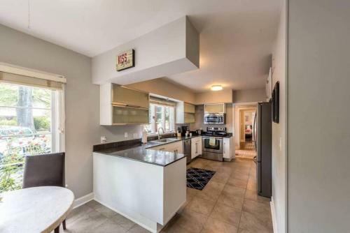Enormous 2br House For The Whole Family!