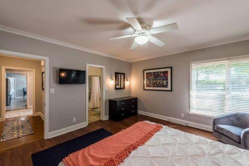 Enormous 2br House For The Whole Family!
