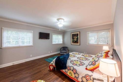 Enormous 2br House For The Whole Family!