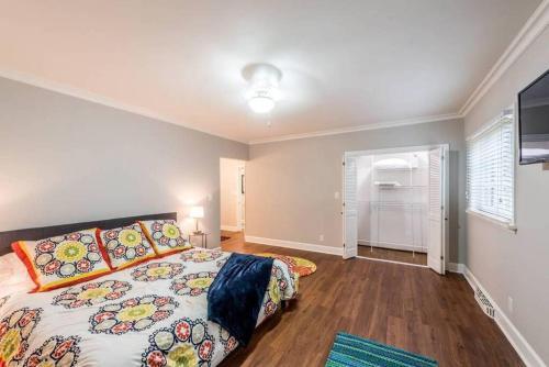 Enormous 2br House For The Whole Family!