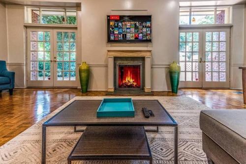 Enormous 2br House For The Whole Family!