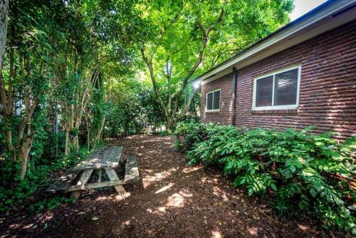 Enormous 2br House For The Whole Family!