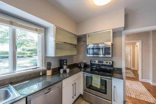 Enormous 2br House For The Whole Family!