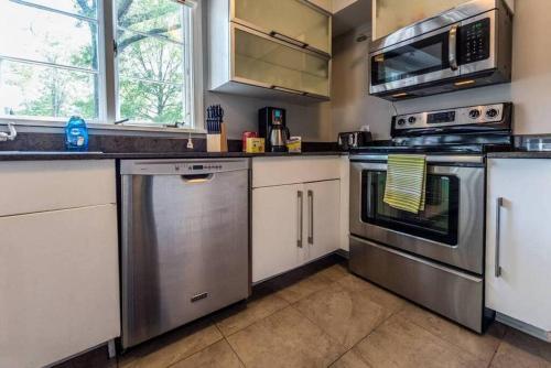 Enormous 2br House For The Whole Family!