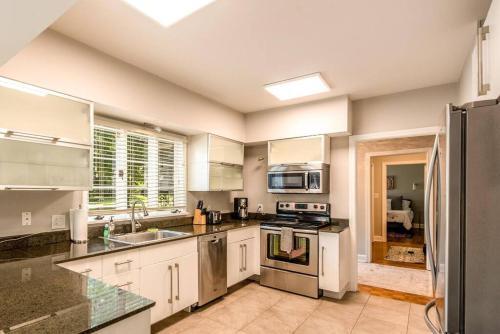 Enormous 2br House For The Whole Family!