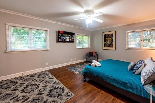 Enormous 2br House For The Whole Family!
