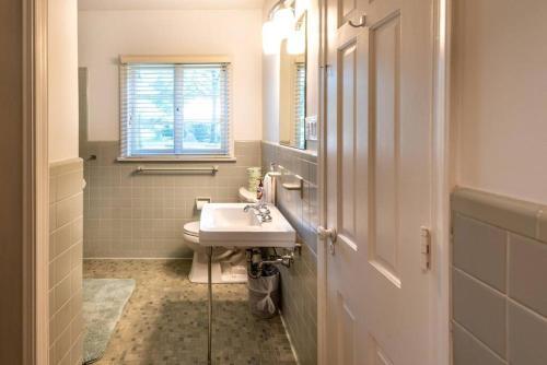 Enormous 2br House For The Whole Family!