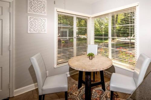 Enormous 2br House For The Whole Family!