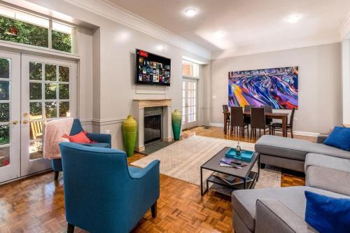 Enormous 2br House For The Whole Family!