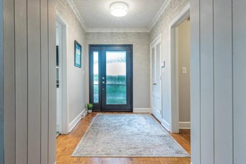 Enormous 2br House For The Whole Family!