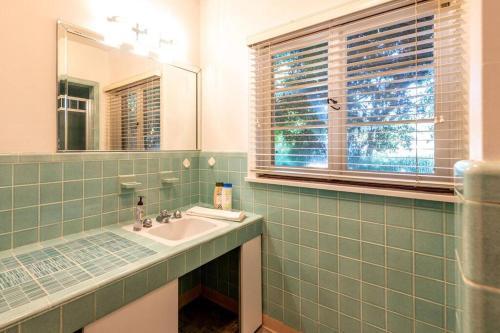 Enormous 2br House For The Whole Family!