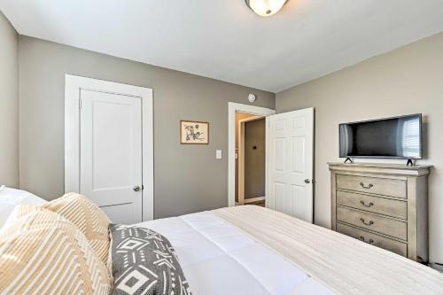 Private Greensboro Escape With Grill, Fire Pit!
