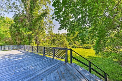 Private Greensboro Escape With Grill, Fire Pit!