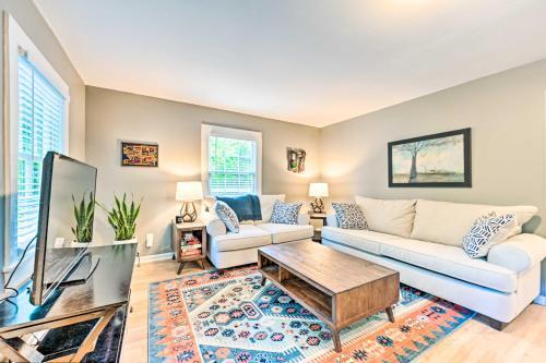 Private Greensboro Escape With Grill, Fire Pit!