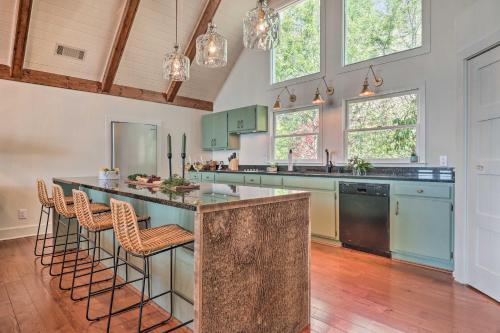 Stunning Highlands Escape With Stone Fireplace!