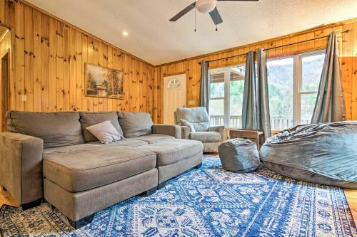 Charming Marion Cabin Fire Pit And Mtn Views!