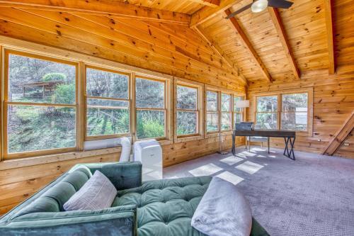 Laurel Lodge