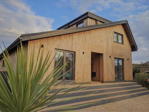 Cranmer - New Eco Beach House With Hot Tub & Bikes