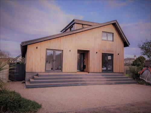 Cranmer - New Eco Beach House With Hot Tub & Bikes