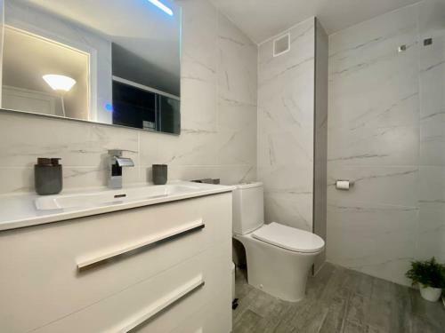 Apartamento Great Terrace Near The Beach, Parking & Wifi