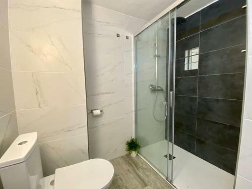 Apartamento Great Terrace Near The Beach, Parking & Wifi