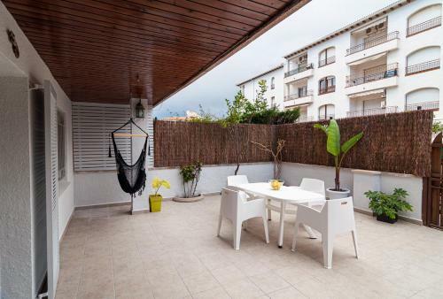Renovated Apartment With Large Patio