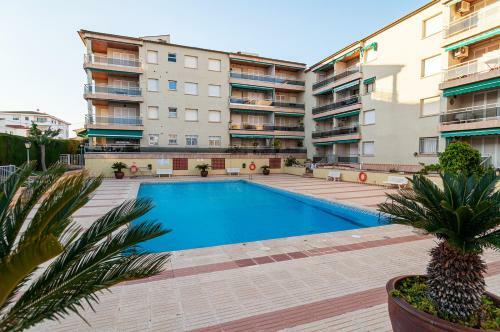 Renovated Apartment With Large Patio
