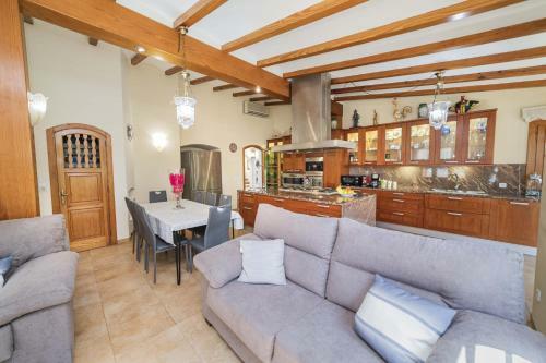 Villa Plomer Serra