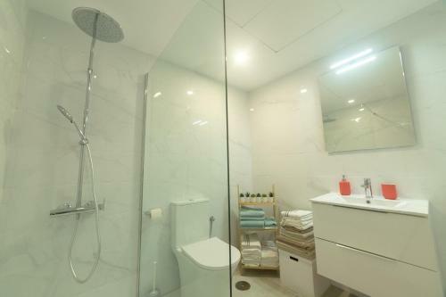 Beautiful Apartment With Sea Views!