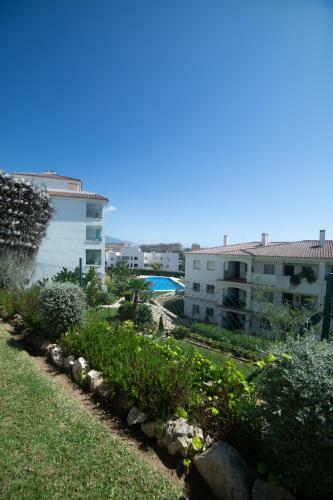 Beautiful Apartment With Sea Views!