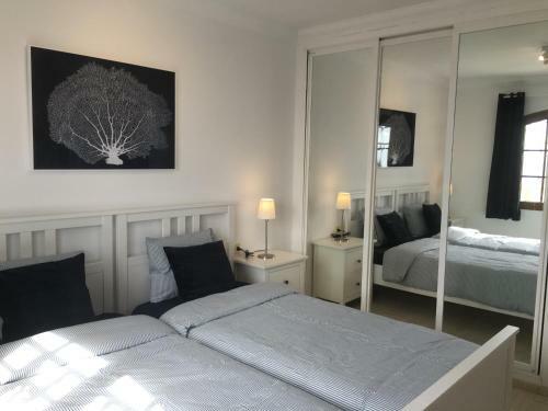 Apartamento La Cumbre8a- 2 Bed-2 Bath - 1st Fl.- Air-con-wi-fi