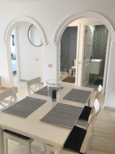 Apartamento La Cumbre8a- 2 Bed-2 Bath - 1st Fl.- Air-con-wi-fi