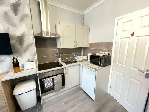 Large Ground Floor Studio Holiday Apartment Skegness - Flat 12