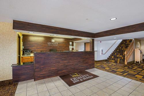 Hotel Belmont Inn & Suites & Convention Center