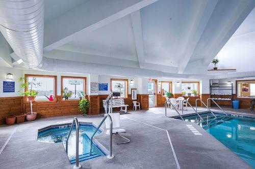 Hotel Belmont Inn & Suites & Convention Center