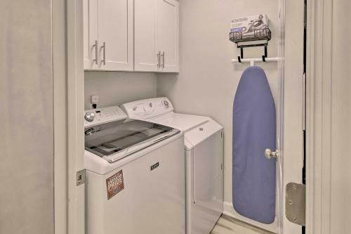 Downtown Southern Pines Townhome With Deck!