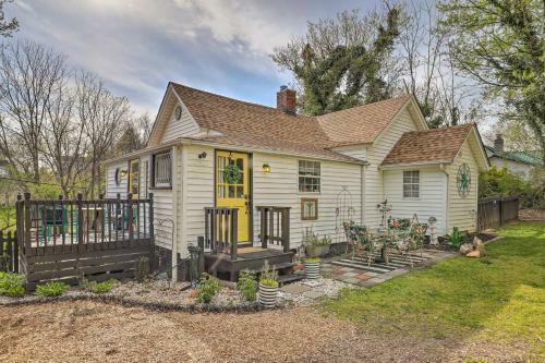 Stylish Asheville Home With Backyard And Fire Pit