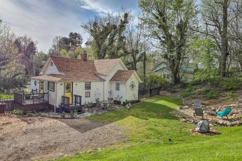 Stylish Asheville Home With Backyard And Fire Pit