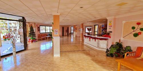 Nice Apartment With Balcony Overlooking The Pool