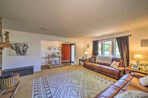 Family-friendly Broken Arrow Retreat With Yard!