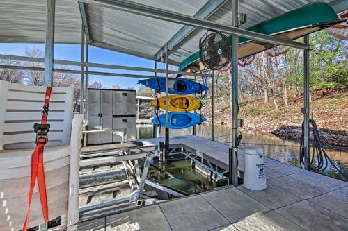 Waterfront Getaway With Fire Pit And Boat Slip!