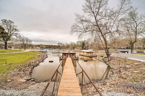 Waterfront Grove Oasis With Kayaks And Boat Dock!