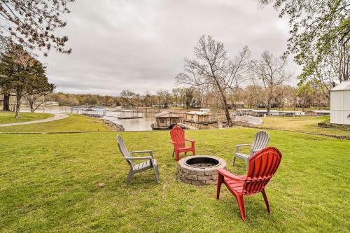 Waterfront Grove Oasis With Kayaks And Boat Dock!