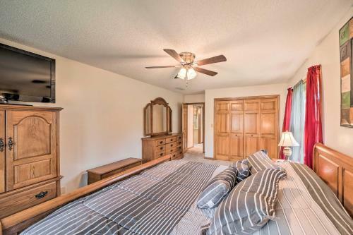 Waterfront Grove Oasis With Kayaks And Boat Dock!