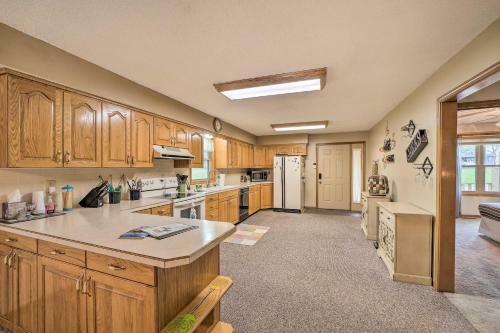 Waterfront Grove Oasis With Kayaks And Boat Dock!