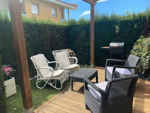 Renovated House With Pools Perfect For Families